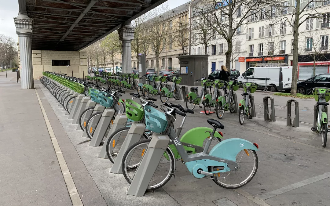 Paris à vélo sans Vélib&rsquo; : chronique d’un naufrage urbain organisé