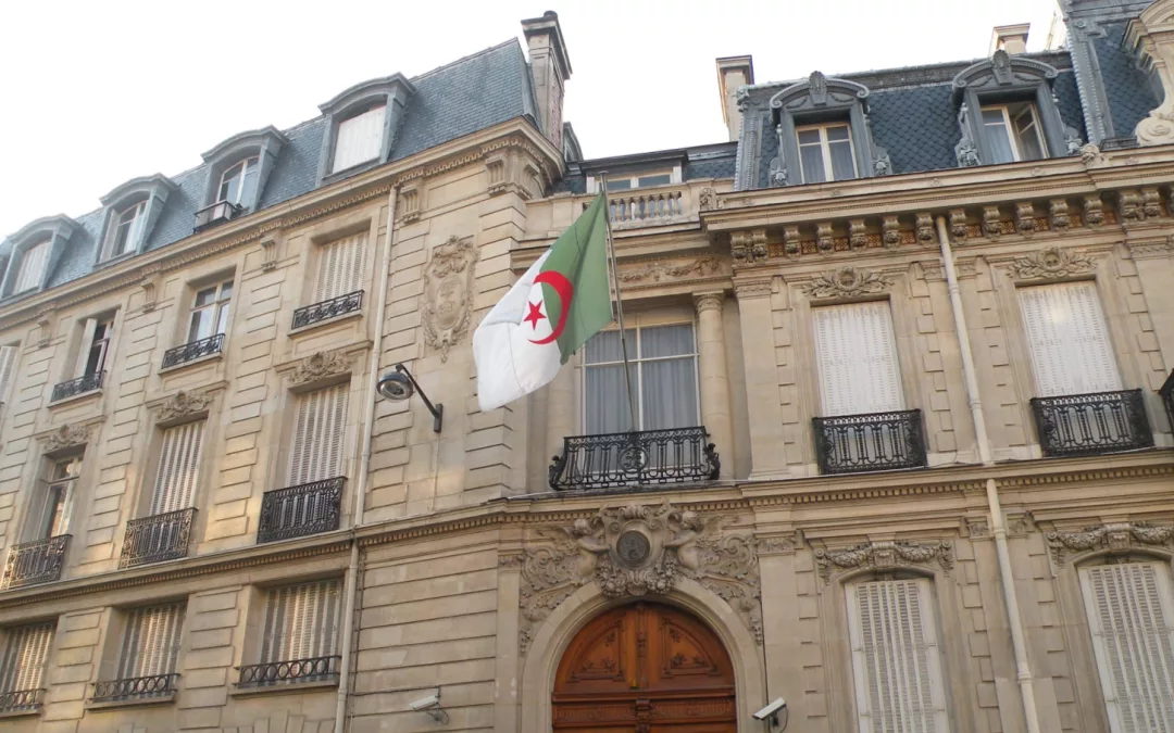 Le consulat d’Algérie à Paris : entre modernisation et galère quotidienne